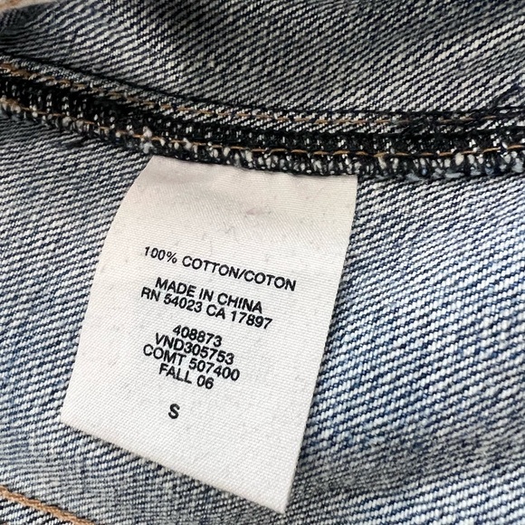Gap 1969 Women’s Distressed Tucker Denim Jacket 100% Cotton Fall ‘06 Size Small - Picture 6 of 11